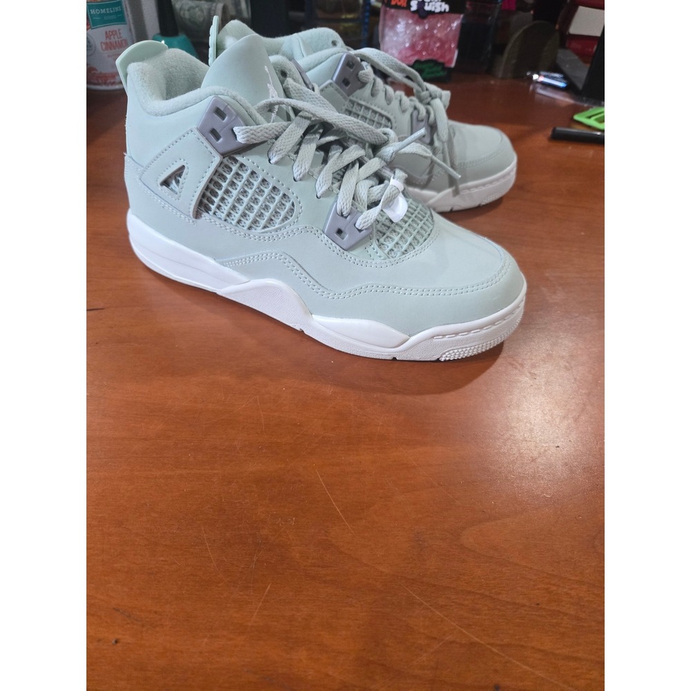 Air Jordan 4 Retro Seafoam Green Kids Sneakers HV4385-003 Size 2Y